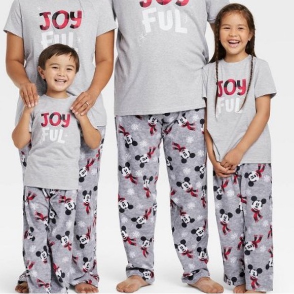 Wondershop Holiday 2022 Grey Red & White Joyful Short Sleeve Pajama Top Kids 4T - Picture 3 of 4
